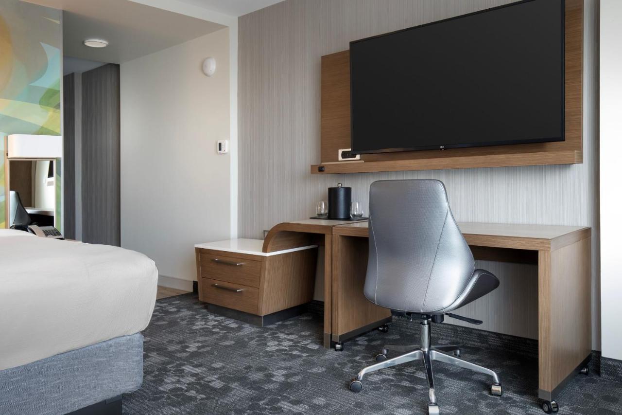 Courtyard By Marriott Nanaimo Hotel Buitenkant foto