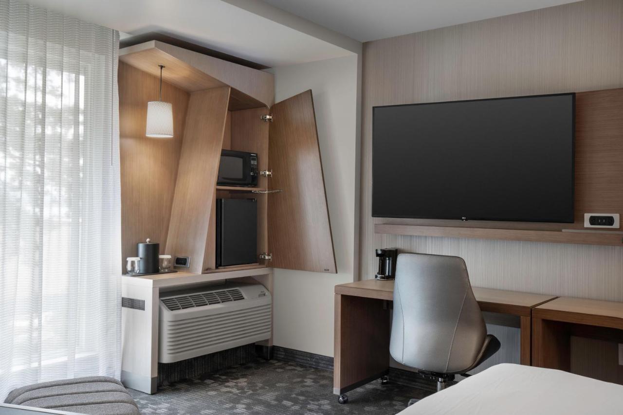 Courtyard By Marriott Nanaimo Hotel Buitenkant foto