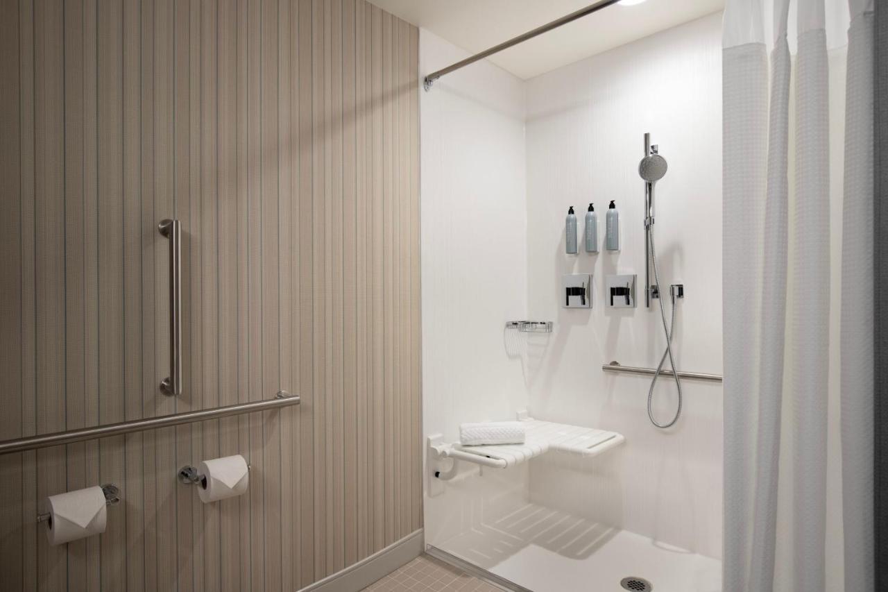 Courtyard By Marriott Nanaimo Hotel Buitenkant foto